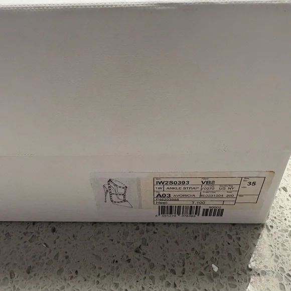 Valentino Garavani Rockstud Ivory Studded Heels Special Edition - Picture 2 of 9